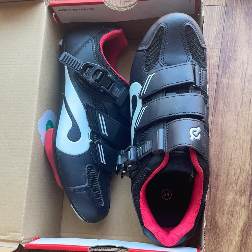 Peloton 👟 shoes!!! Mint condition!